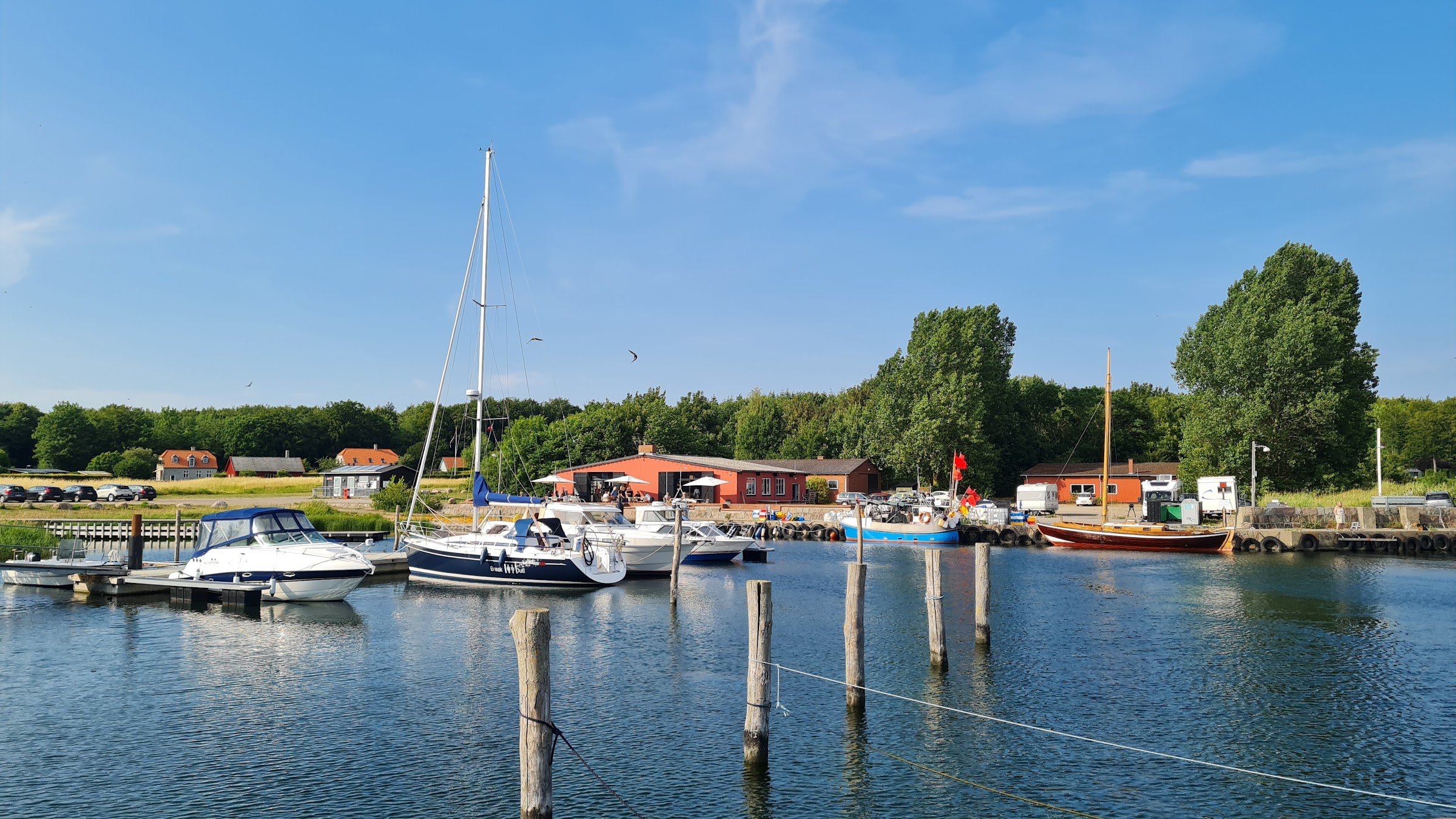 Hesnæs Havn Spisehal, Bageri, Konditori & Kolonial